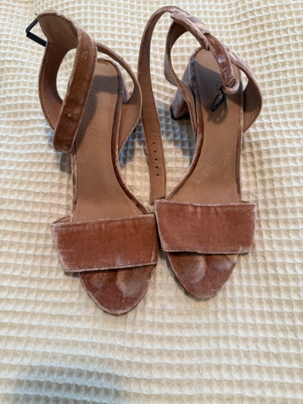 Madewell Velvet Ankle-Strap Heels in Dusty Rose